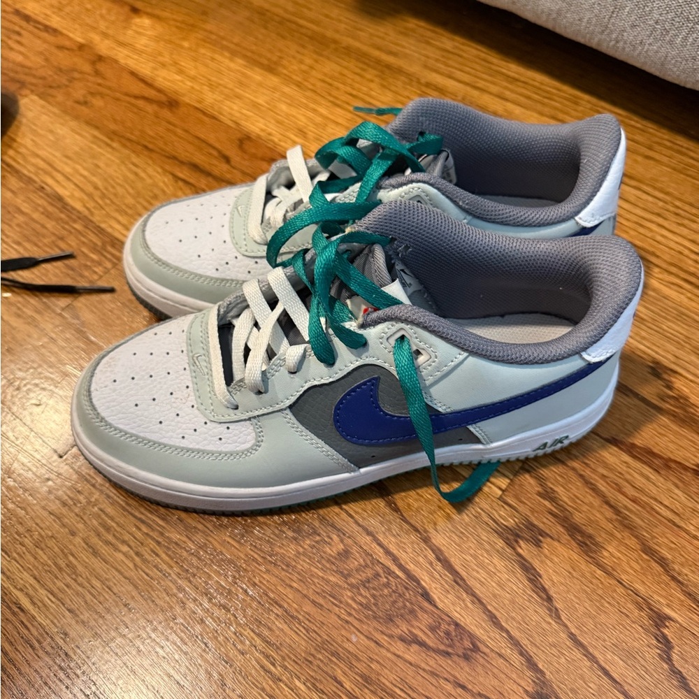 Nike Kids' Gray Sneakers with Blue and Teal Accents